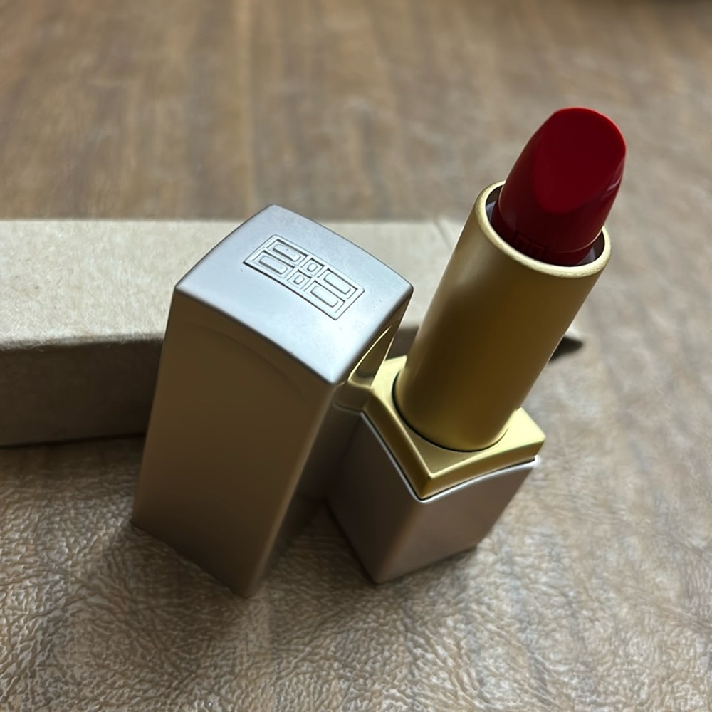 Elizabeth Arden Red Door lipstick